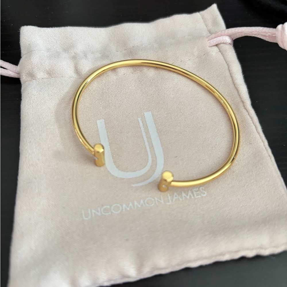 Uncommon James tourist gold